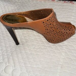 NEW! Brown Leather Vince Camuto Women's Tan Peep-Toe Heels